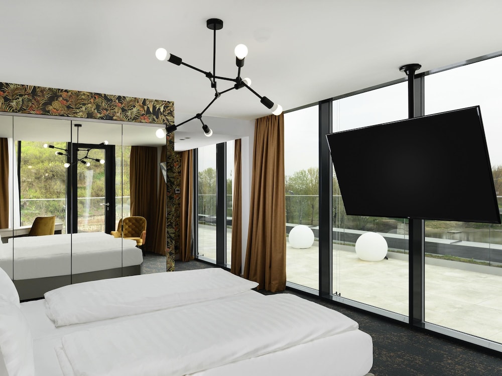 Executive, Double Bed, Sofa