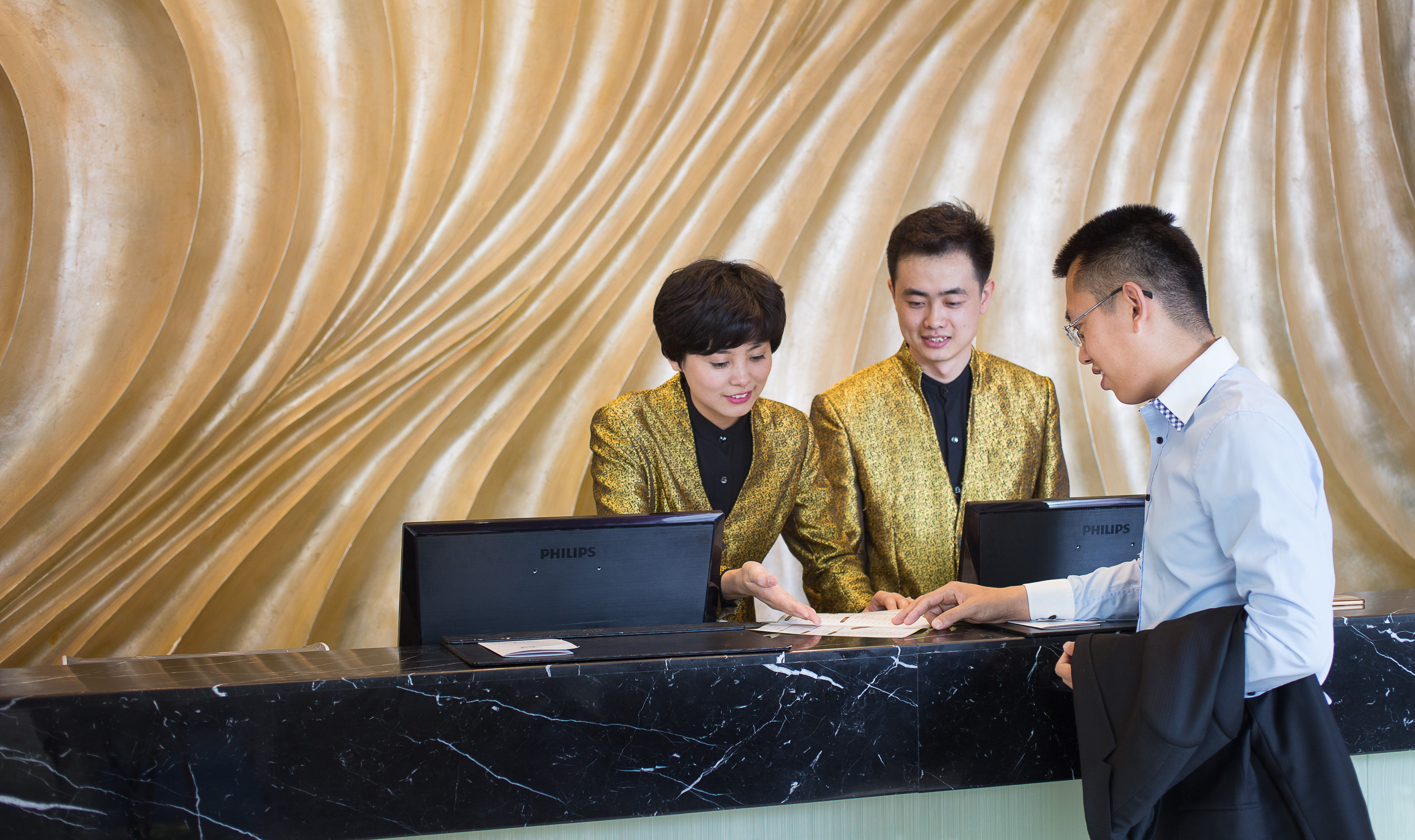 Qingdao Gloria Plaza Hotel 4/22