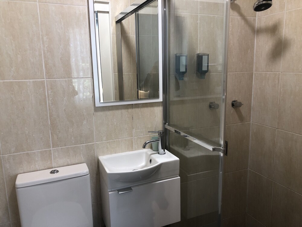 Carnarvon Lodge Kirribilli, Sydney 37/40