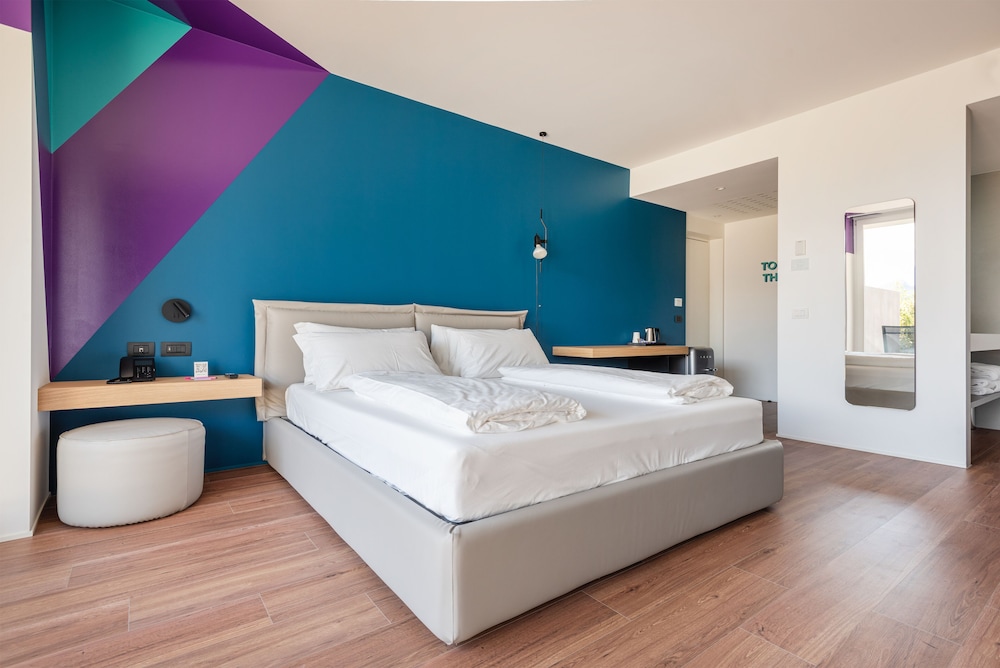 Hoody Active & Happiness Hotel 20/69