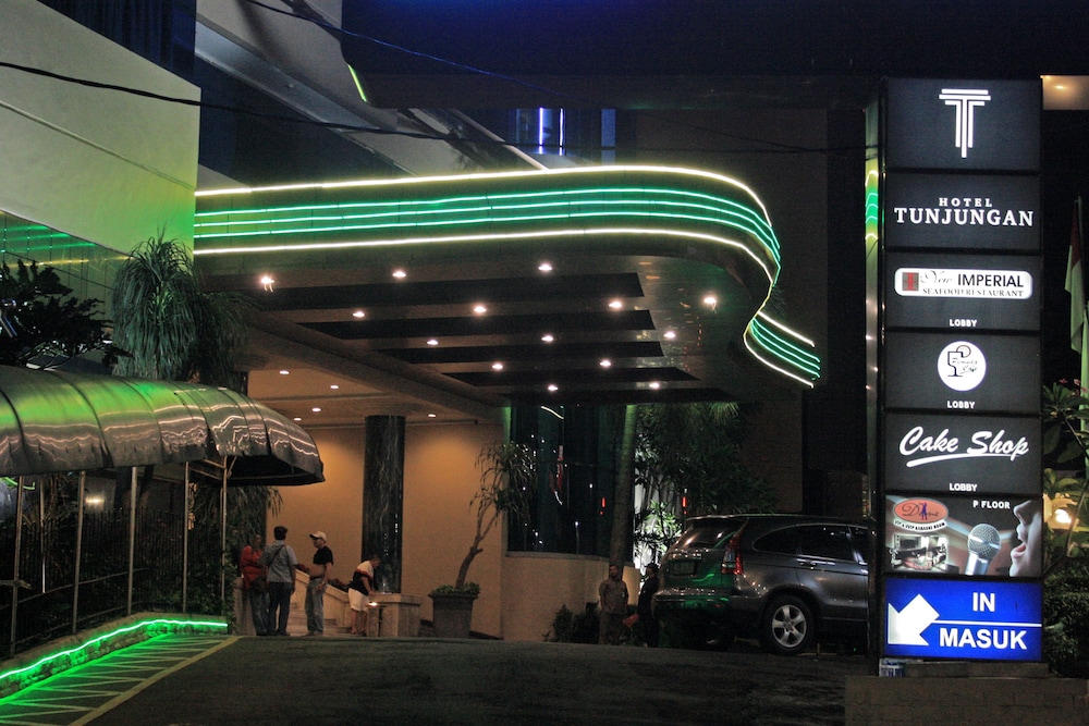 TUNJUNGAN HOTEL 2/73