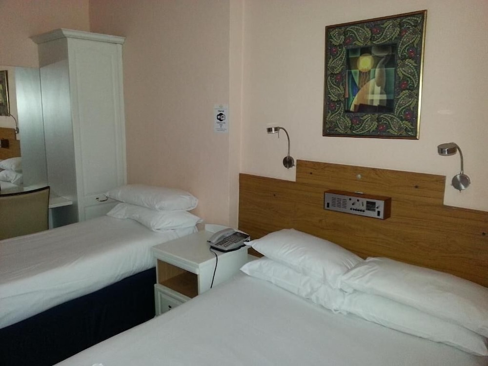 Manor Hotel 20/58