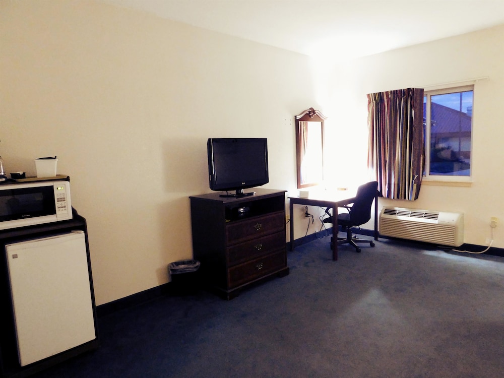 Americas Best Value Inn Fredonia 8/19