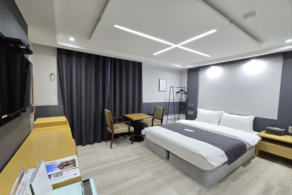 Galaxy Hotel 28/78