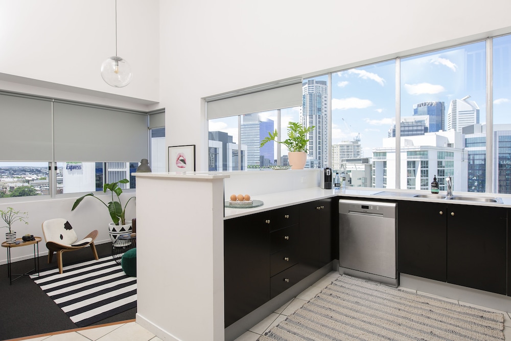 Ridge Apartment Hotel 14/74