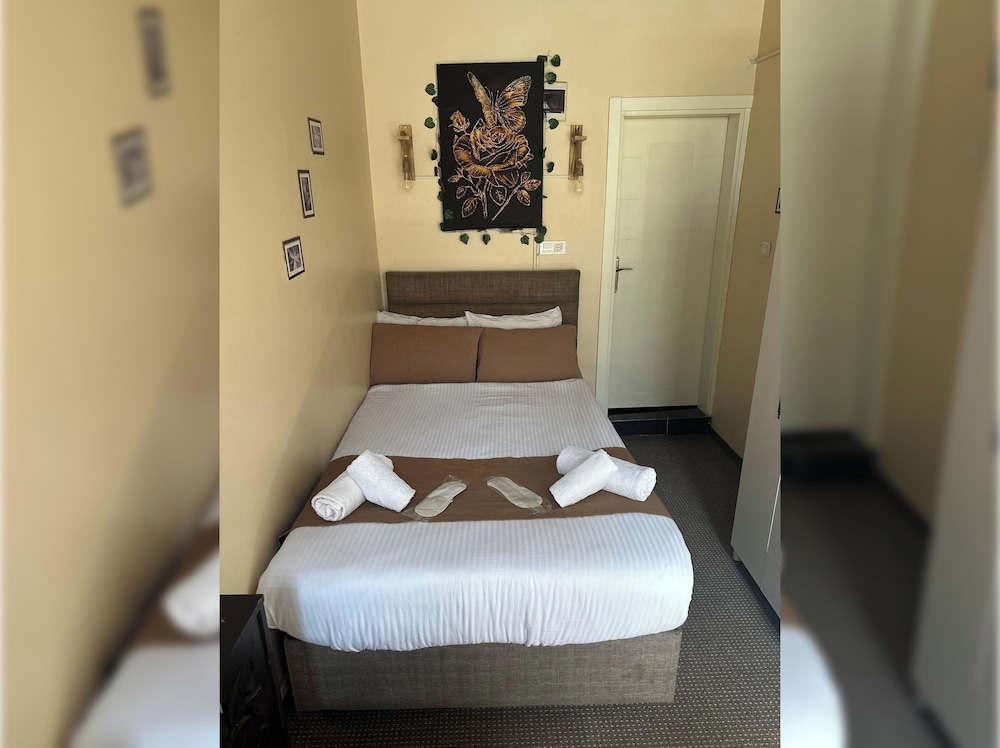 Guner Hotel 14/42