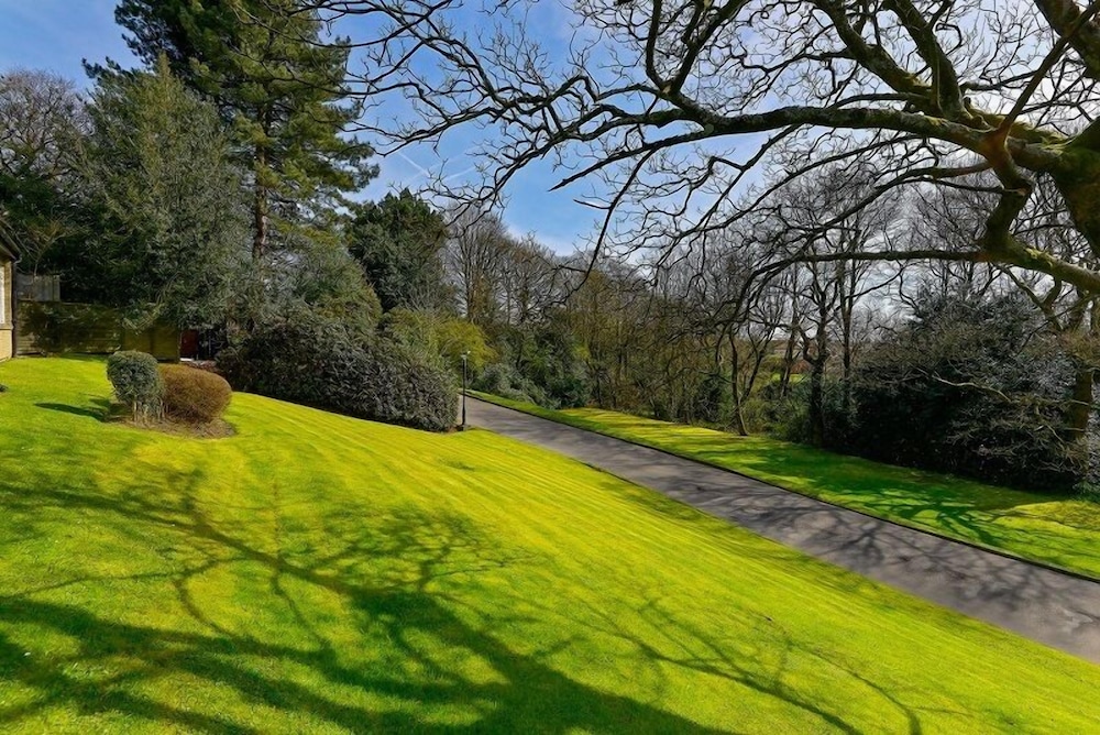 Mercure Manchester Norton Grange Hotel & Spa 65/70