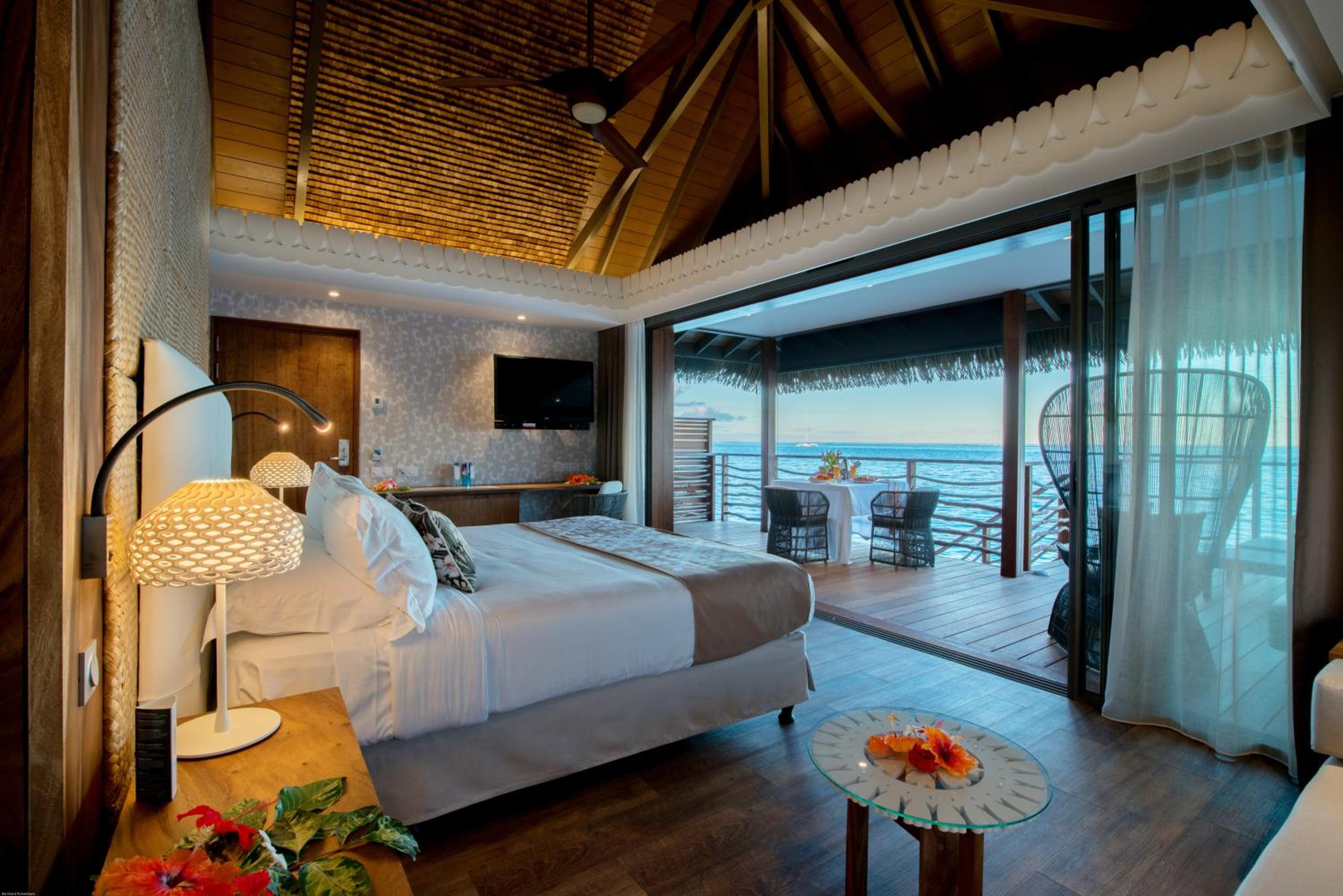 Overwater, Premium, Bungalow, Island View