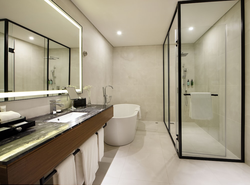 Asiana Grand Hotel 46/52