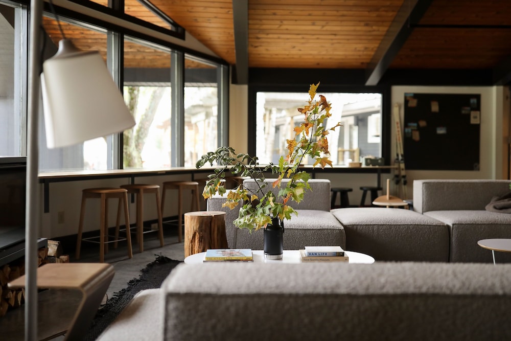 Talta Lodge, A Bluebird by Lark 30/50