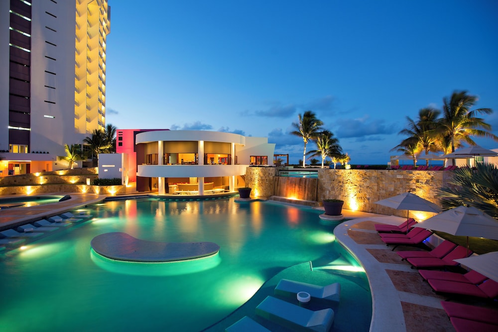 Altitude By Krystal Grand Punta Cancun All Inclusive 8/75
