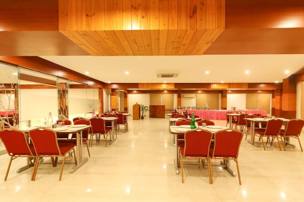 Icon Suites By Bhagini 46/50