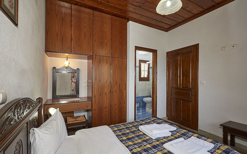 Atrapos Hotel 19/50