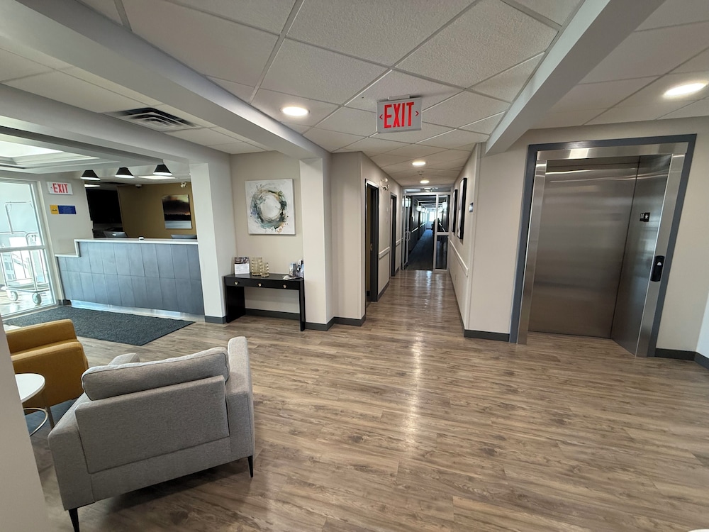 Days Inn by Wyndham Stony Plain 32/44