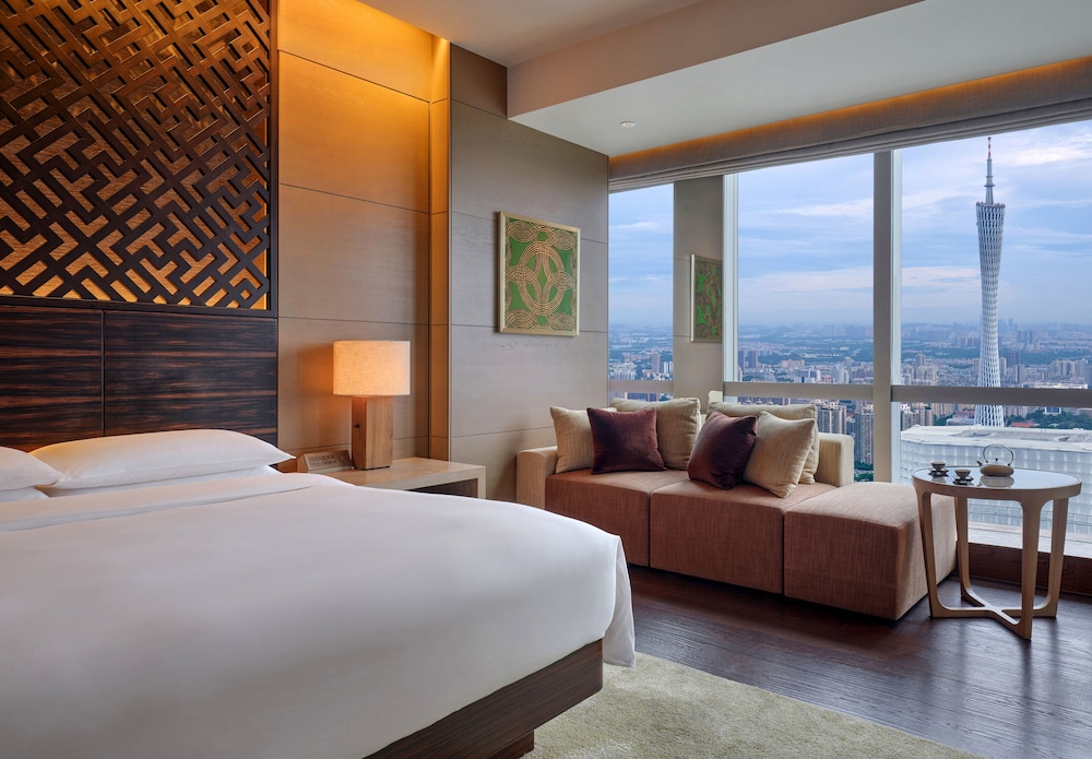 Pearl, Premier, Suite, King Bed, River View