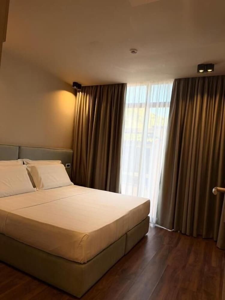 Aldis Hotel 32/59