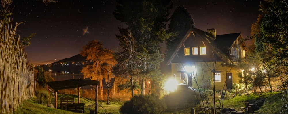 Los Juncos-Patagonian Lake House 55/60