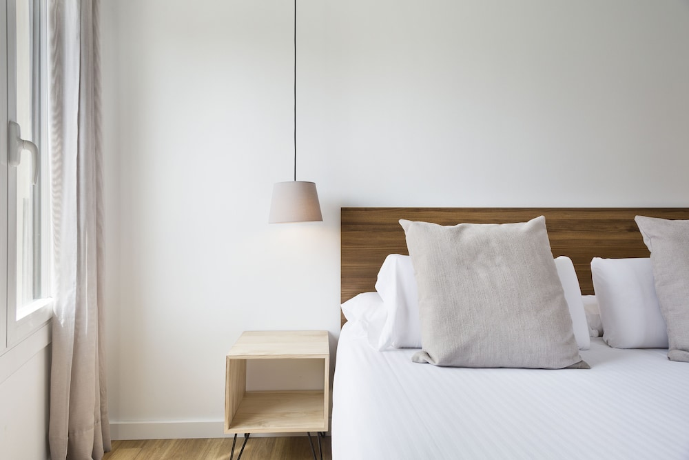 Amister Apartments 6/43