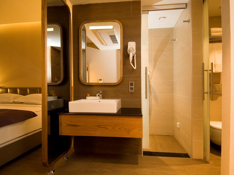 ROOM, DOUBLE BED, SIDE SEA VIEW