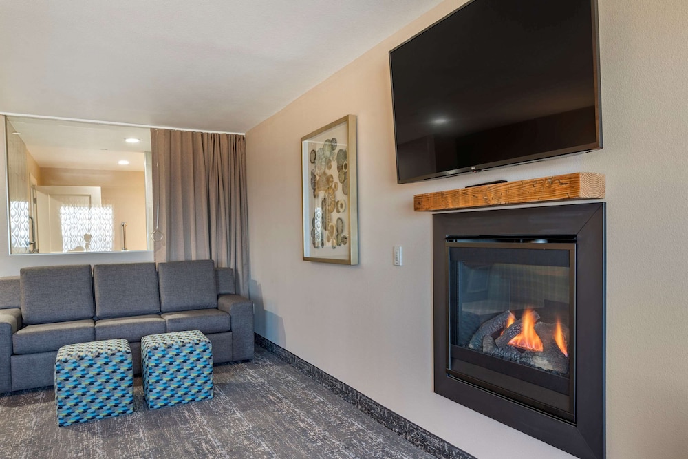 Lincoln Sands Oceanfront Resort, Ascend Hotel Collection 52/69