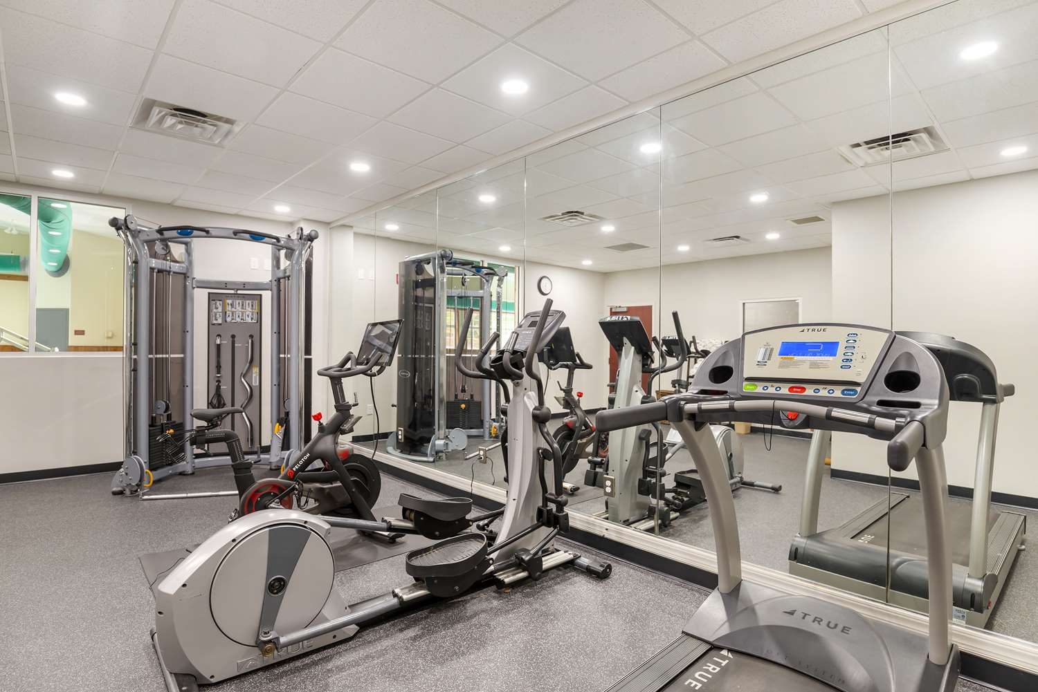 Best Western Plus Crossroads Inn & Suites 6/13