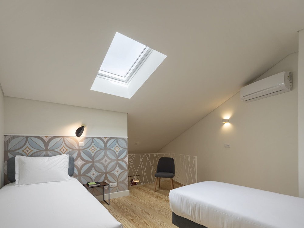 2 BEDROOMS, DUPLEX