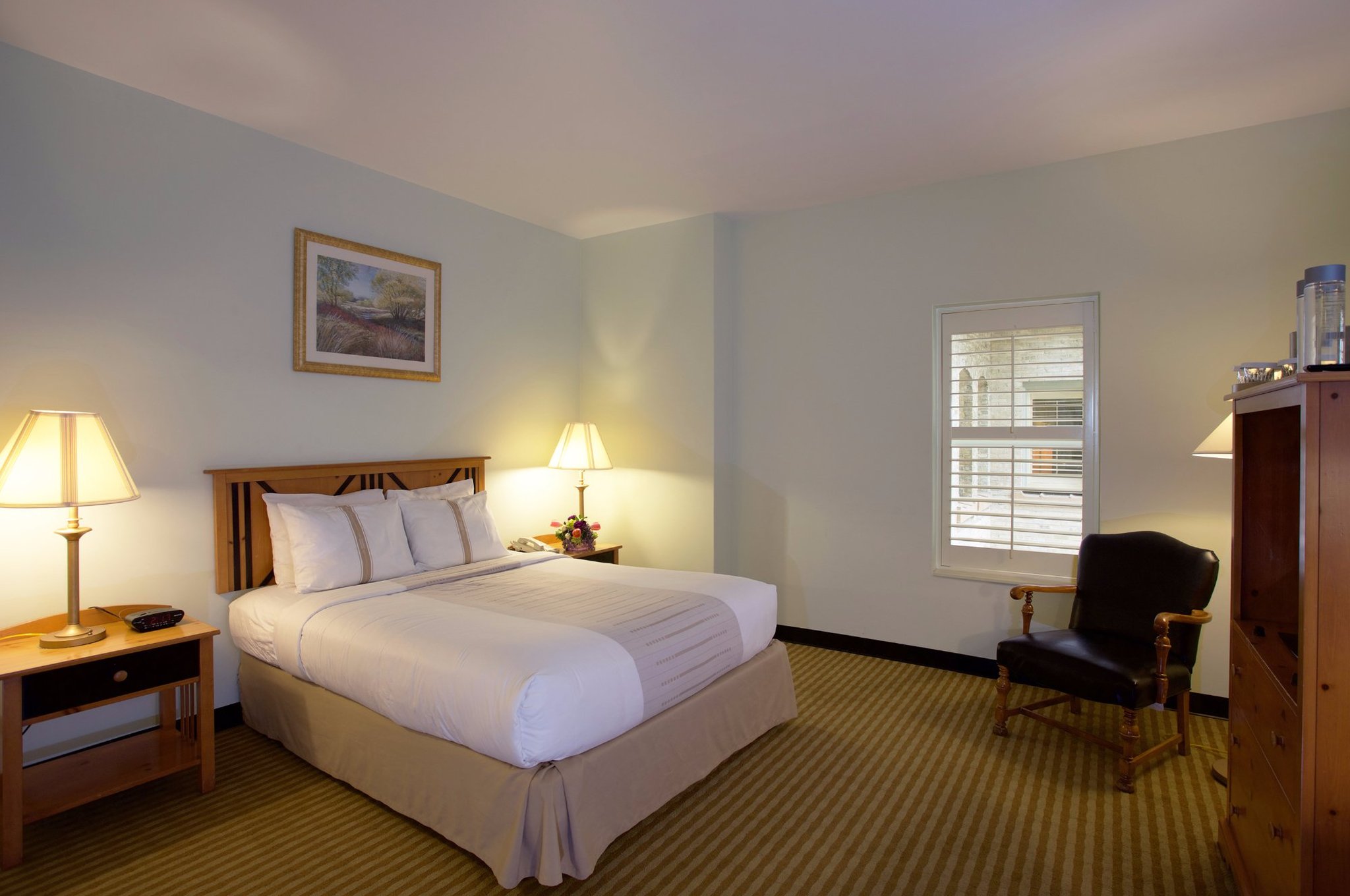 Cozy, Crockett, Queen Bed