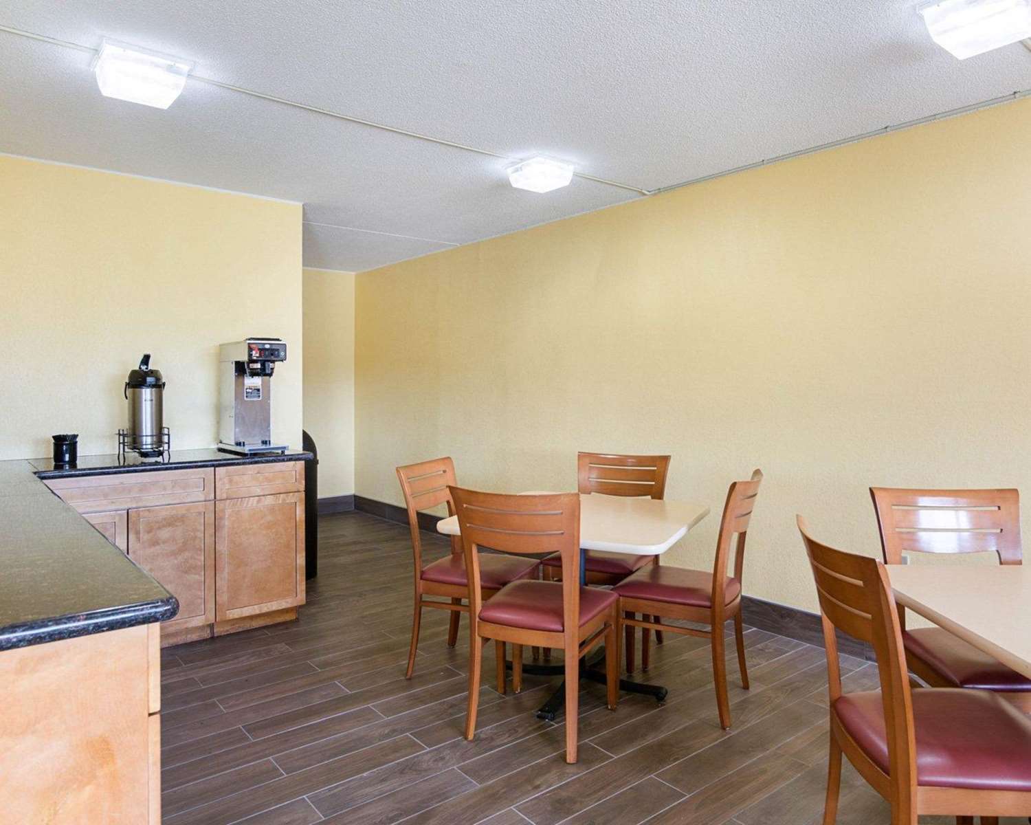 Rodeway Inn Joint Base Andrews Area 22/28