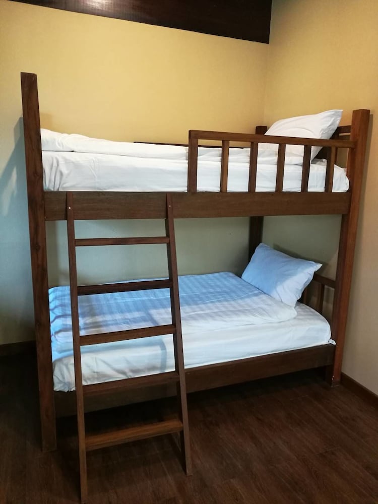 Huean Kham Hom Resort 24/72