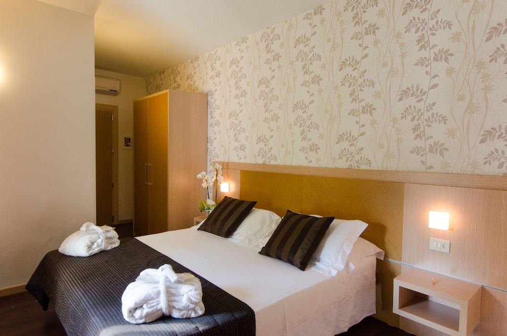Hotel Polo 24/72