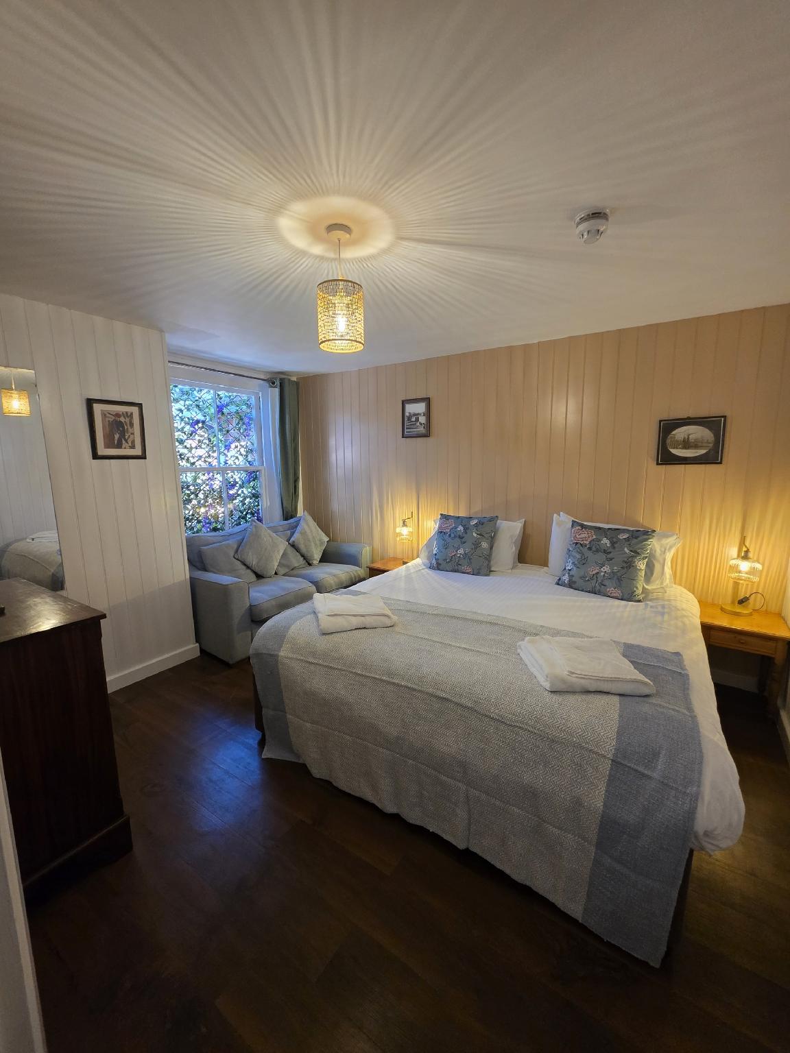 Family, King Bed, 1 Double and 1 Single Bed, No Street View