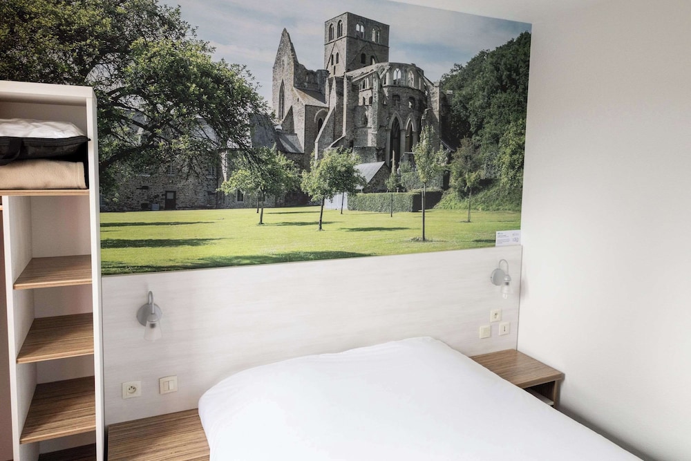 Brit Hotel Confort Saint-Lo 25/50