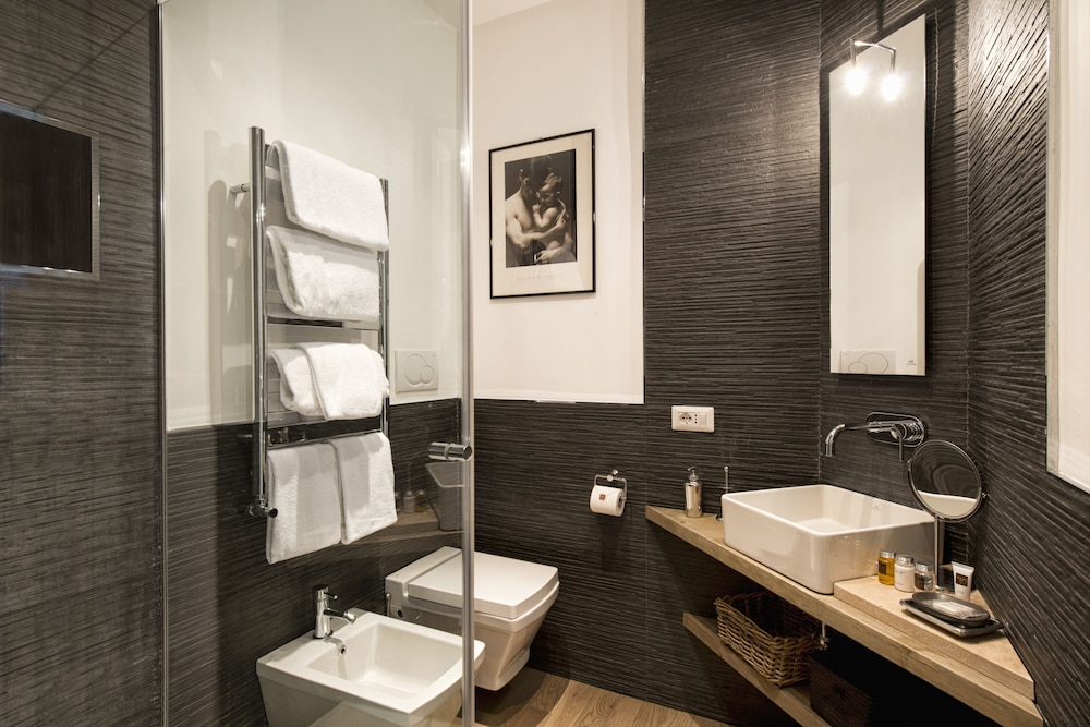 The Independent Suites 46/51