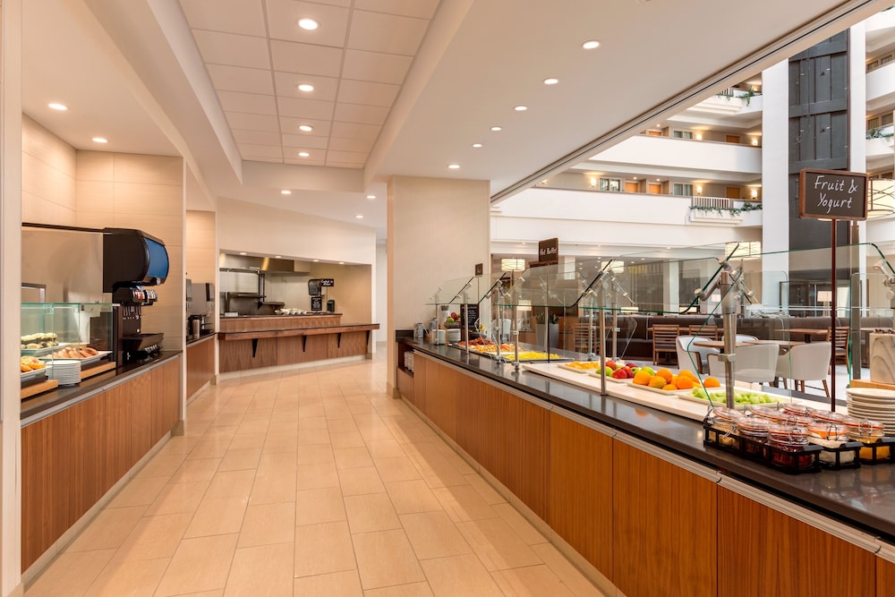 Embassy Suites Greenville Golf Resort Conference Center 16/38