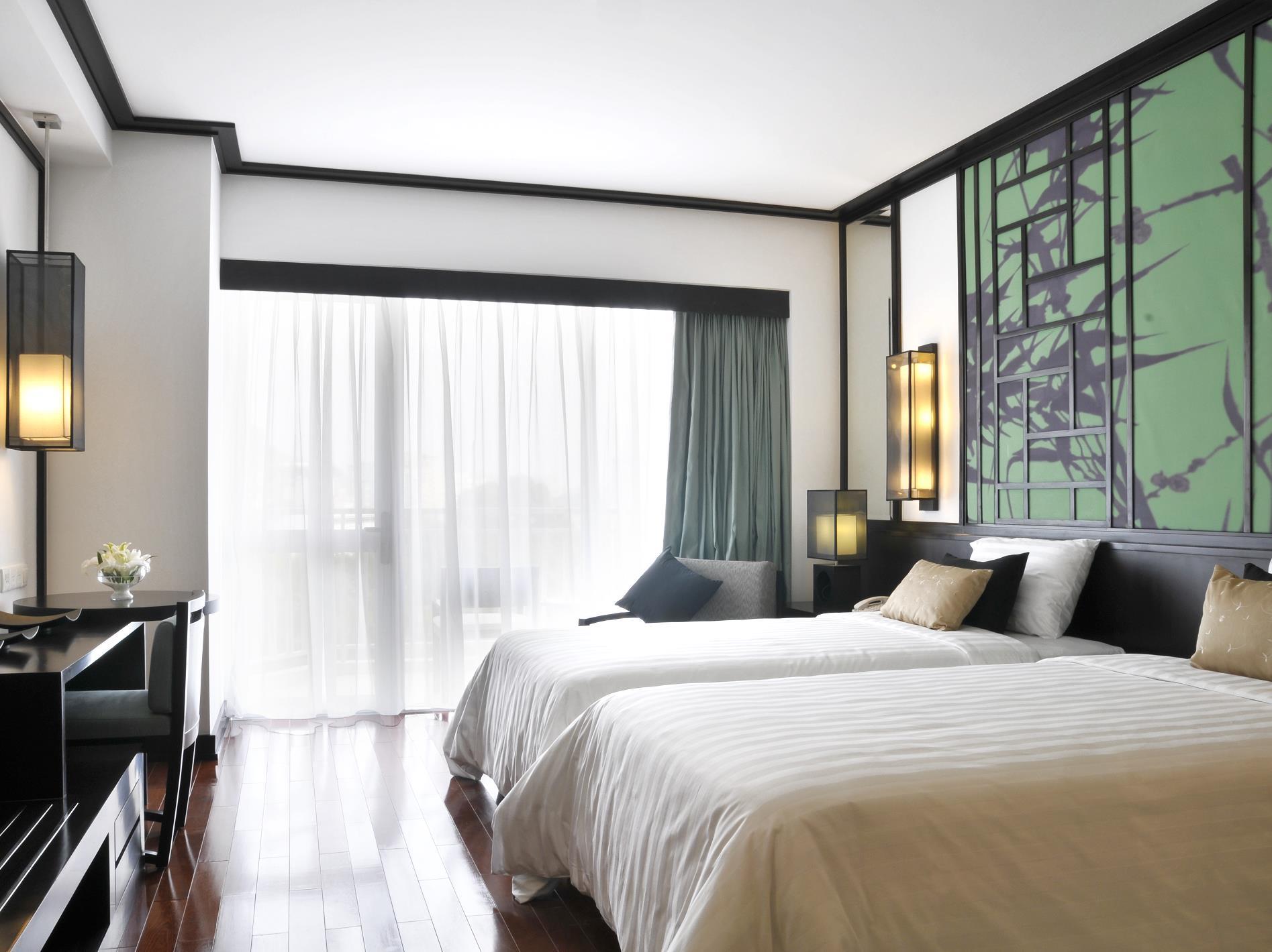 Superior, Twin Beds, Bay View