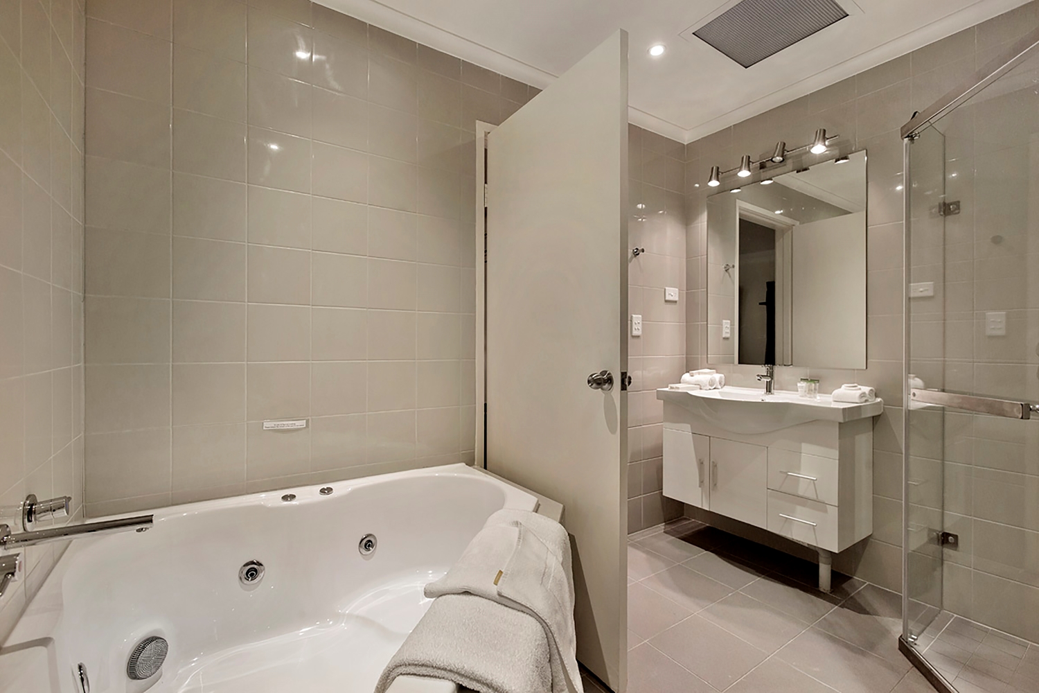 Best Western Plus Buckingham International 22/24