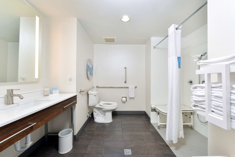 Hampton Inn and Suites Las Vegas Airport 26/66