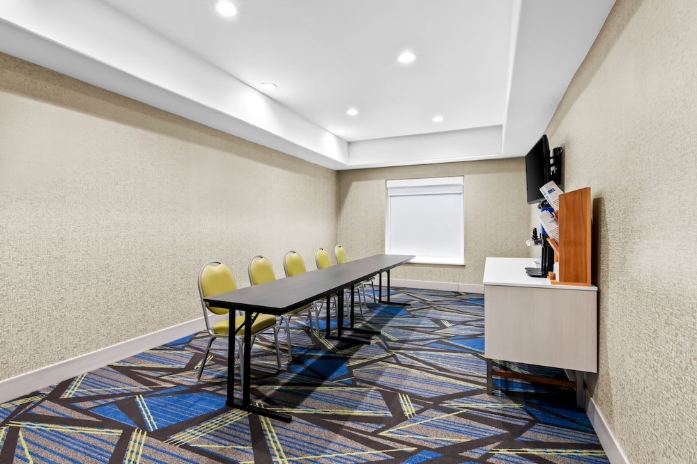 Holiday Inn Express Hotel And Suites Pauls Valley 65/70