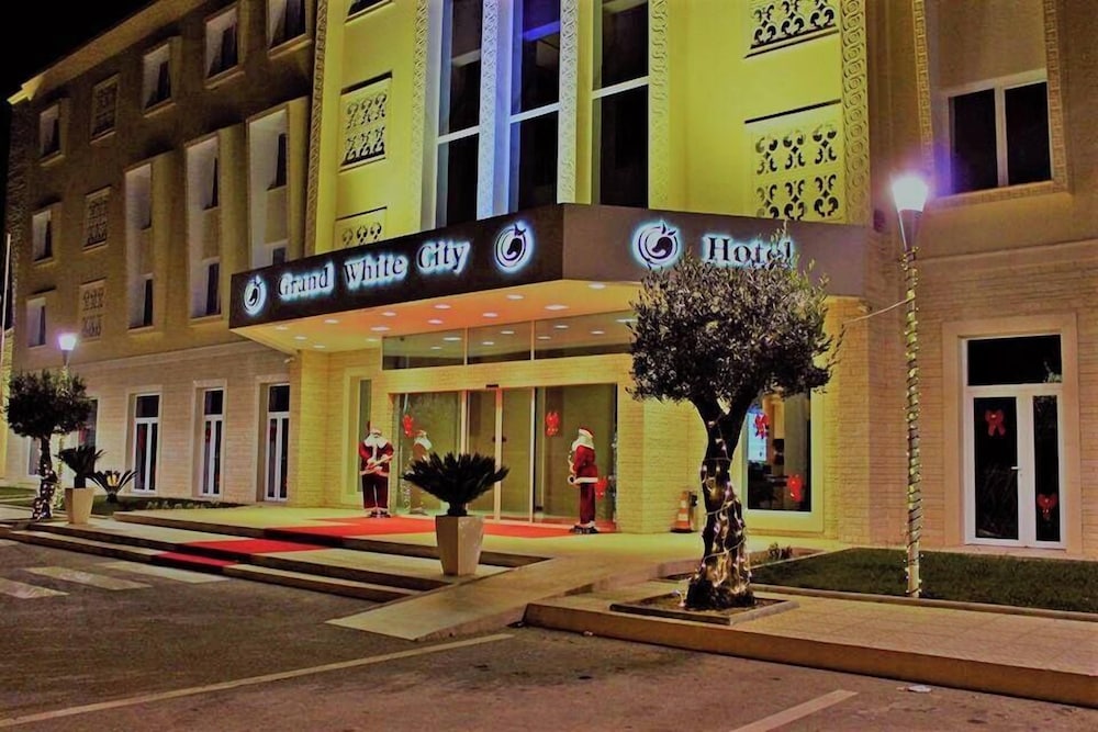 Grand White City Hotel 36/41
