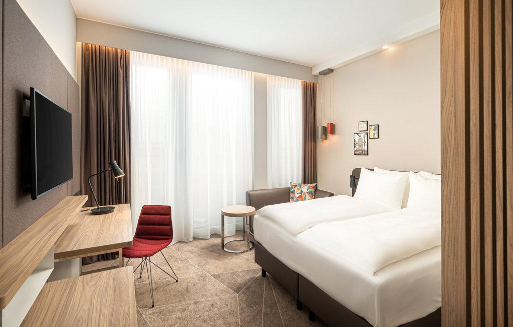 Room, Queen Bed