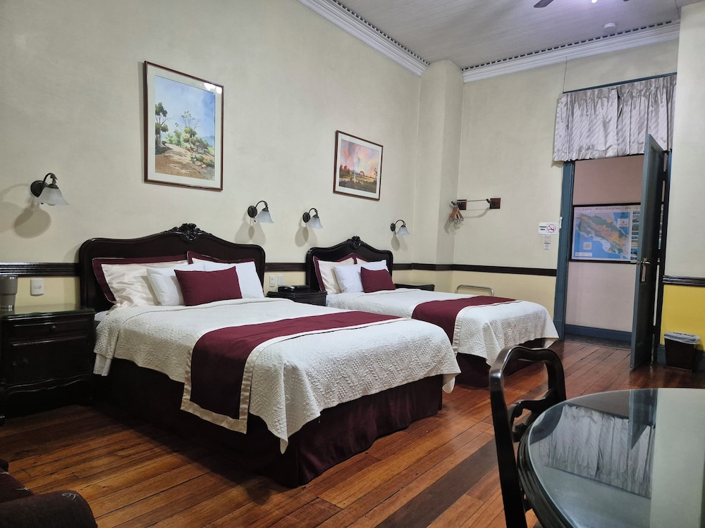 ORIGINAL, SUPERIOR, 2 QUEEN BEDS, GROUND FLOOR