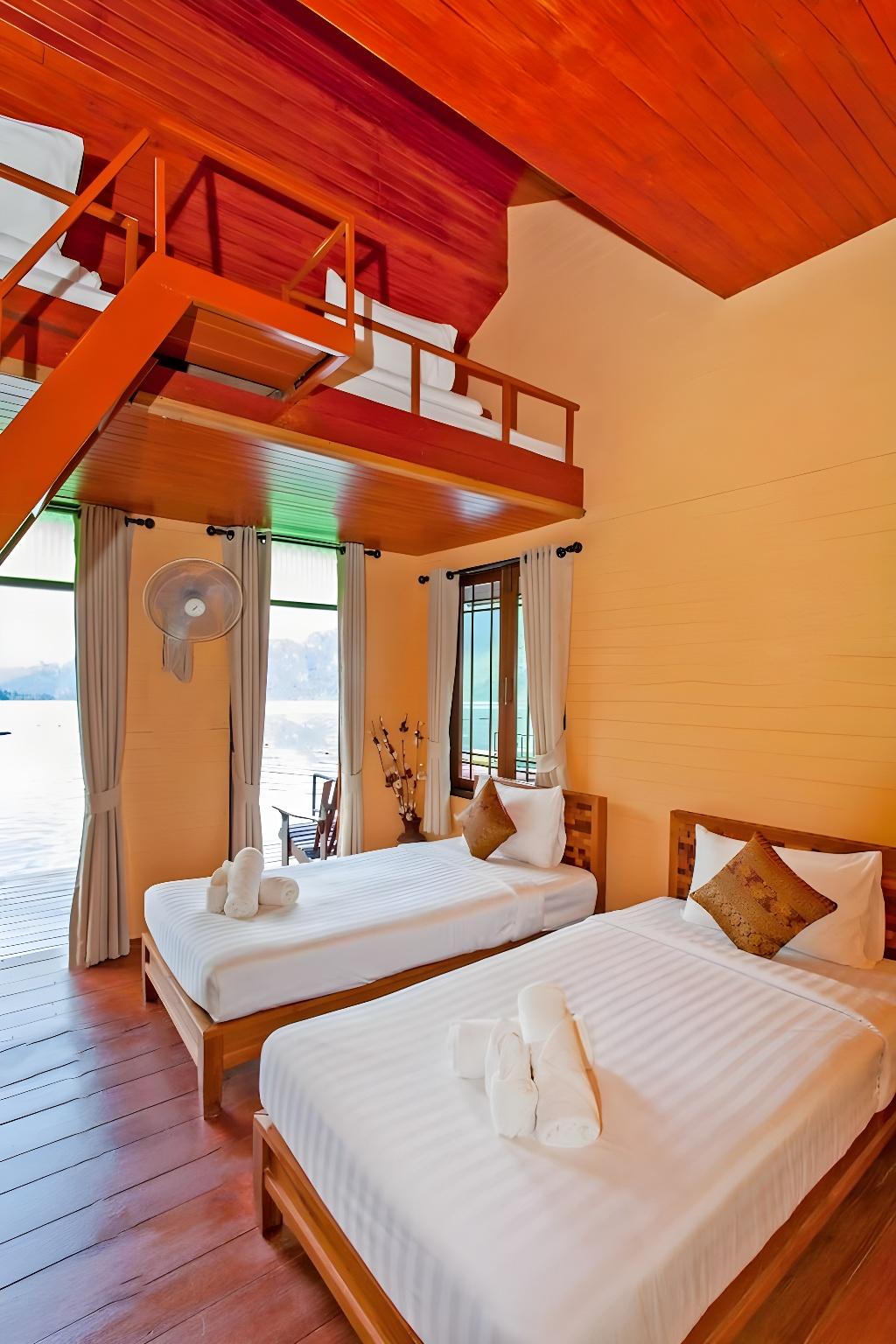 House, Twin Beds, Queen Bed