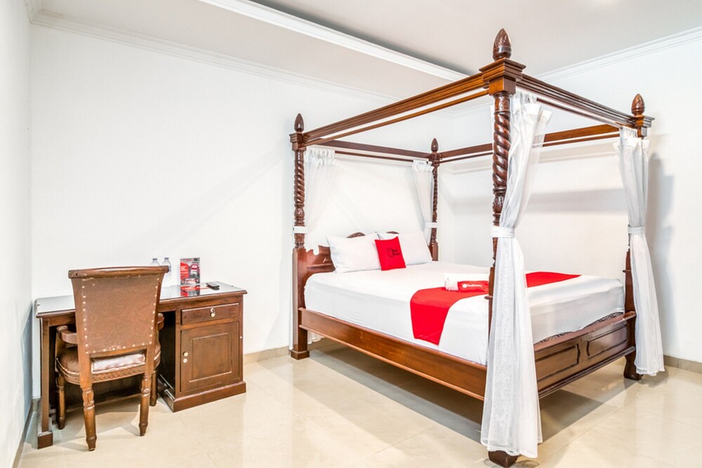 RedDoorz Plus near Lempuyangan Station 4 22/42