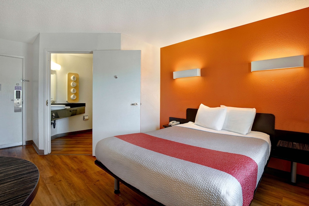 Motel6 Gilroy, CA 41/56
