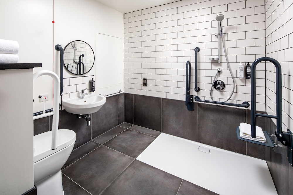 IBIS LONDON SUTTON POINT 71/71
