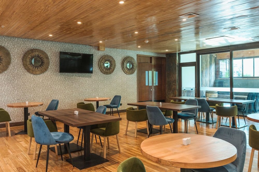 Hotel Courtyard by Marriott Puerto Montt 58/65