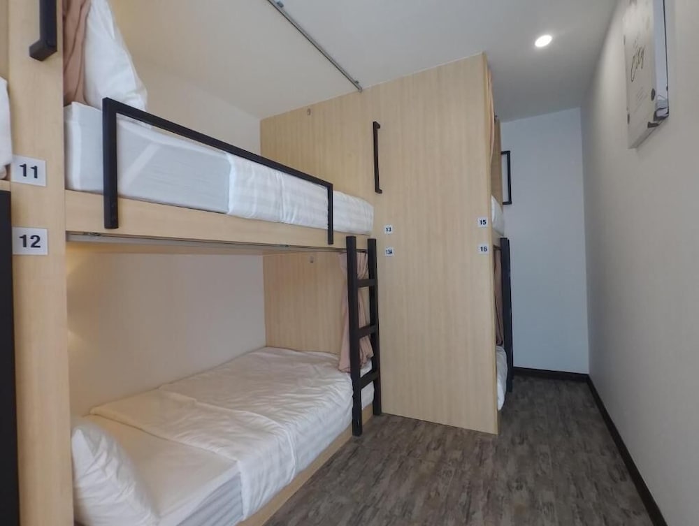Signel Hostel 13/48