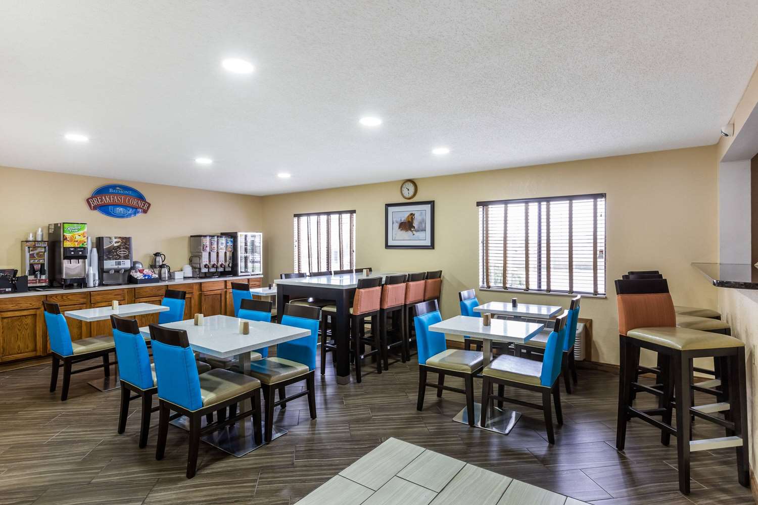 Baymont By Wyndham Louisville South I 65 24/33
