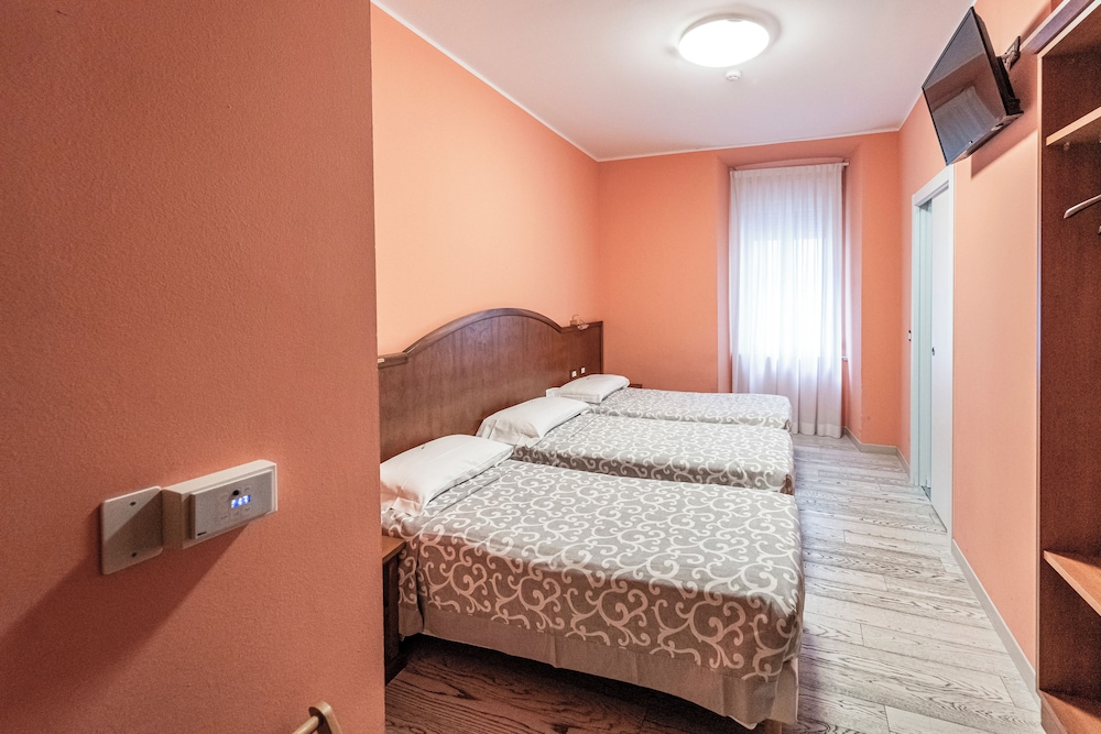 Hotel Italia 27/61