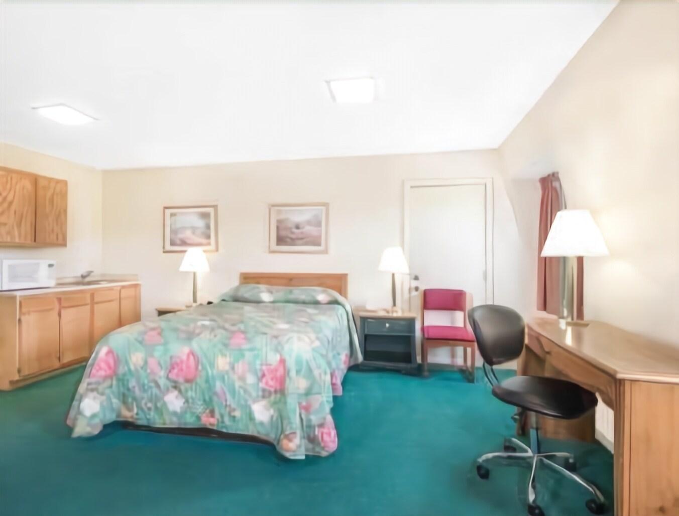 Travelodge by Wyndham New Philadelphia 8/20
